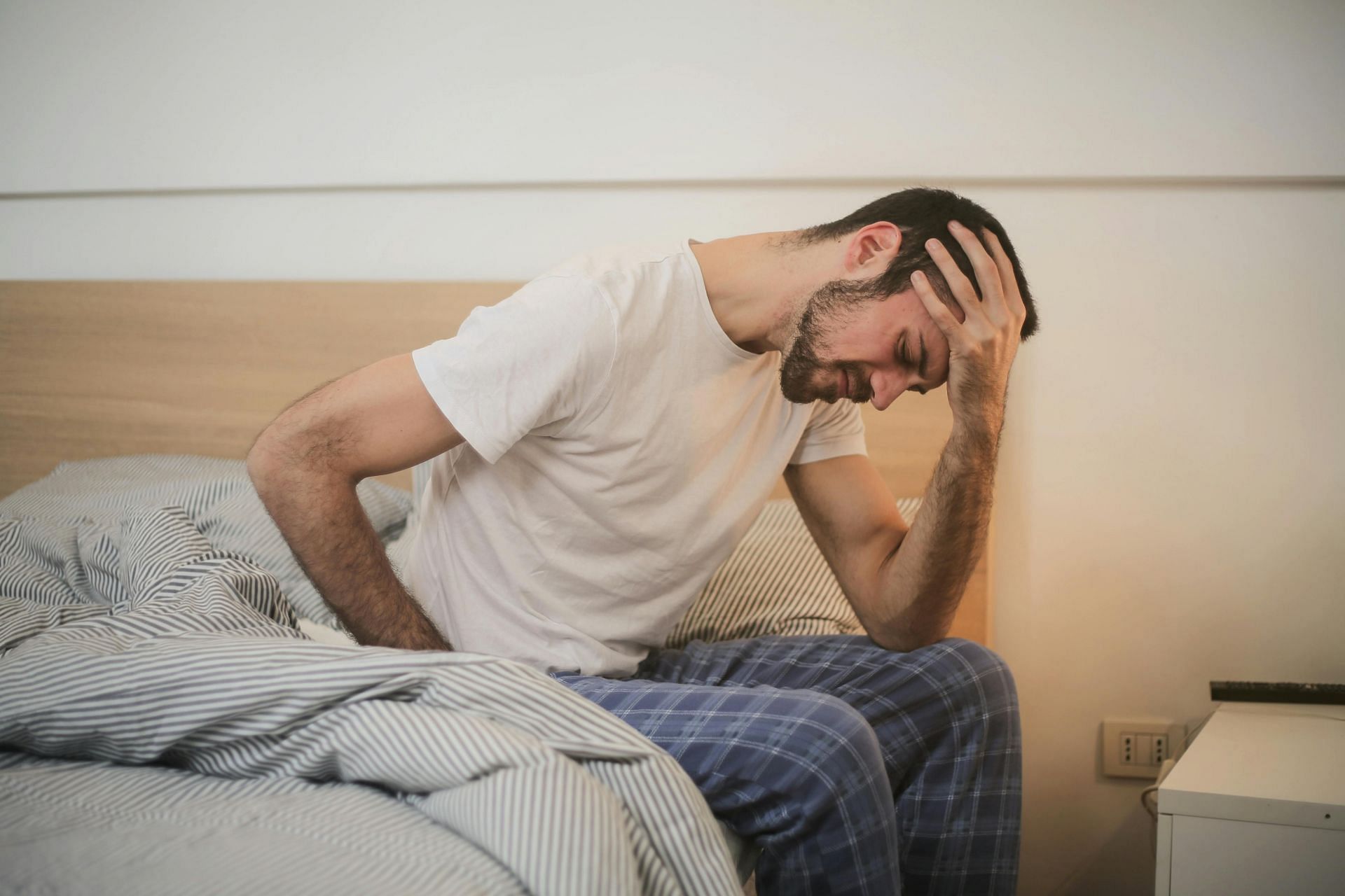causes of swollen feet and ankles (image sourced via Pexels / Photo by andrea)